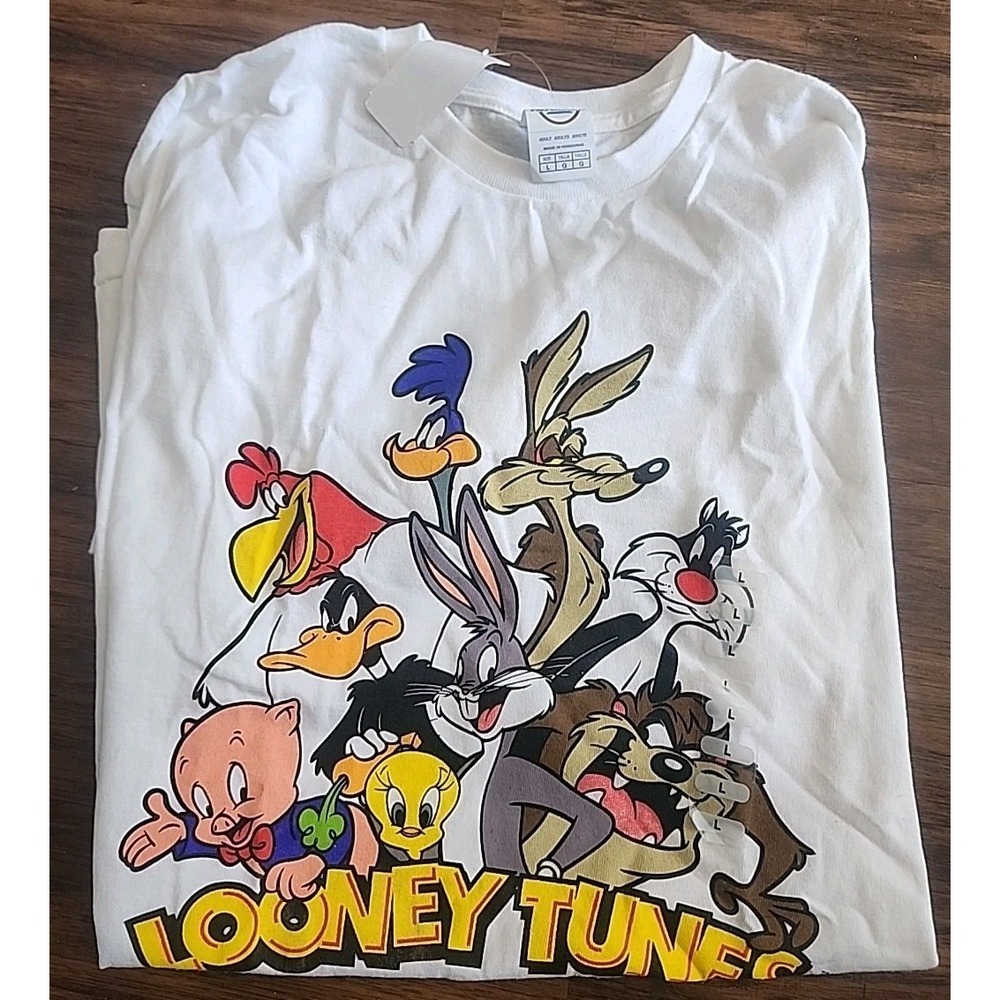Looney Tunes T-shirt White Large New Taz Tweety Bugs Bunny Road Runner Adult